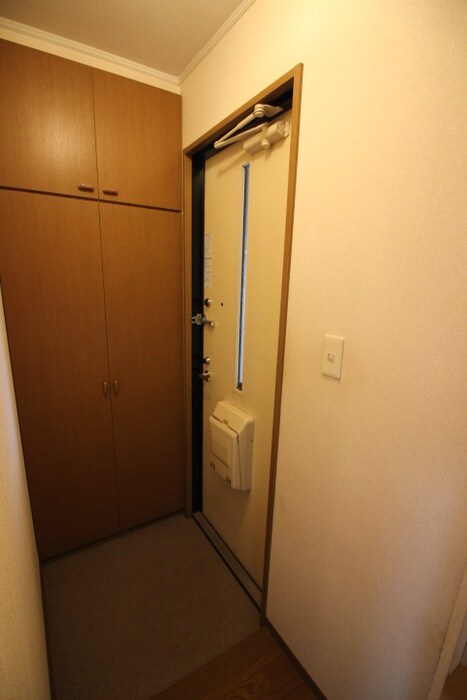 物件内観写真16　(玄関)
