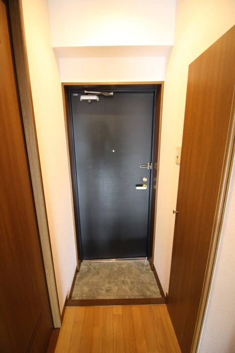 物件内観写真16　(玄関)