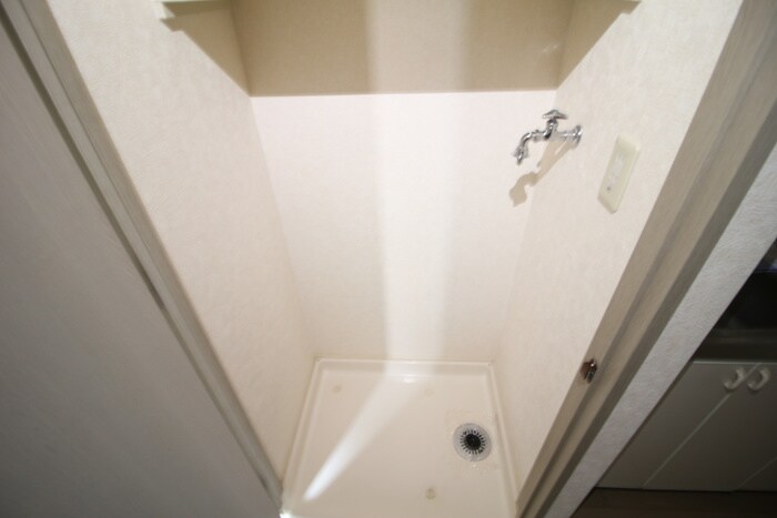 物件内観写真14　(洗濯機置場)