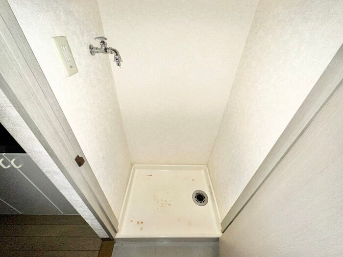 物件内観写真15　(洗濯機置場)