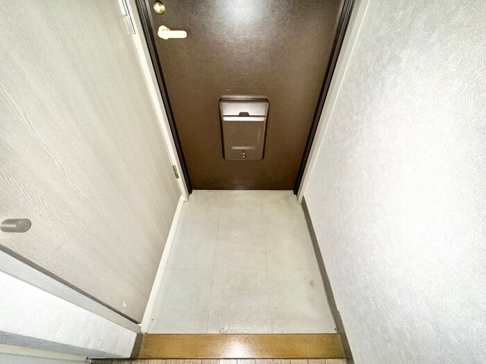 物件内観写真17　(玄関)