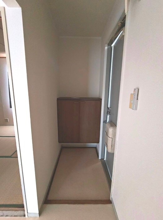 物件内観写真16　(玄関)