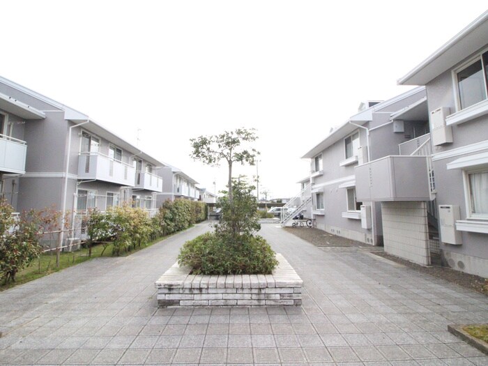 ﾄｩｲﾝｸﾙｺ-ﾄ若林Ⅶ番館のエントランス部分