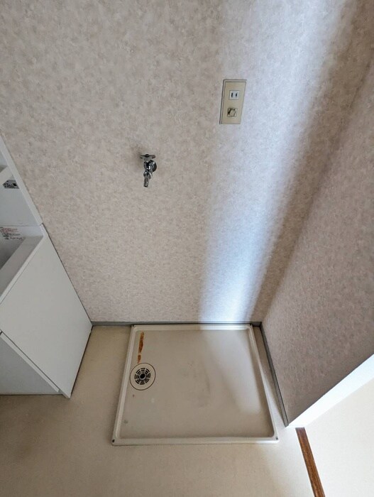 物件内観写真13　(洗濯機置場)