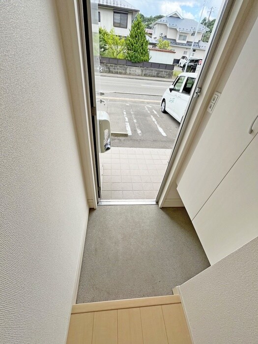 物件内観写真16　(玄関)