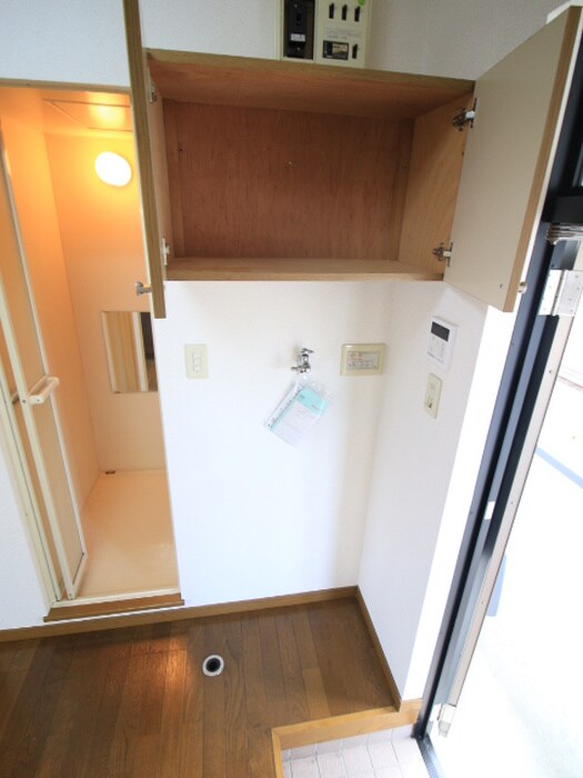 物件内観写真18　(洗濯機置場)