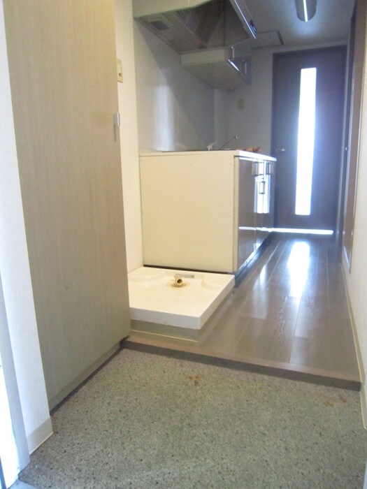 物件内観写真7　(玄関)