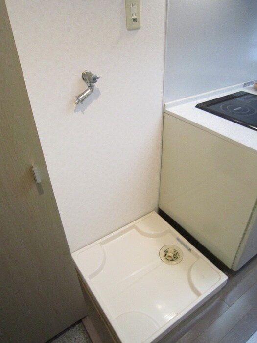 物件内観写真9　(洗濯機置場)