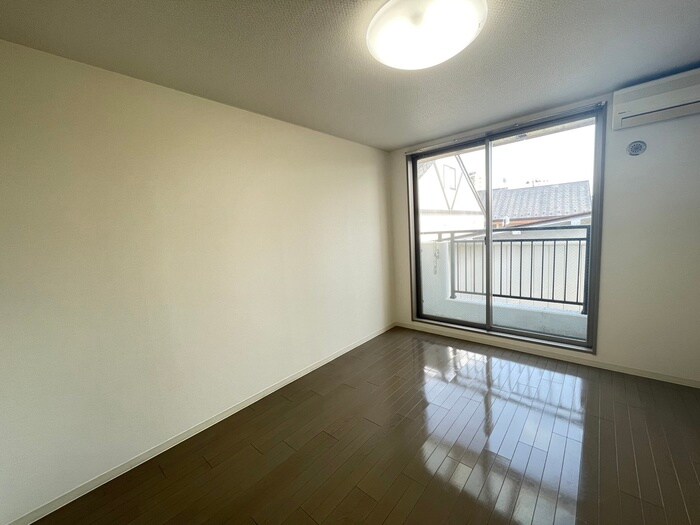 物件内観写真18　(居室)