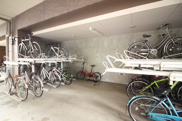 物件外観写真5　(駐輪場)