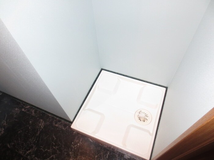 物件内観写真10　(洗濯機置場)