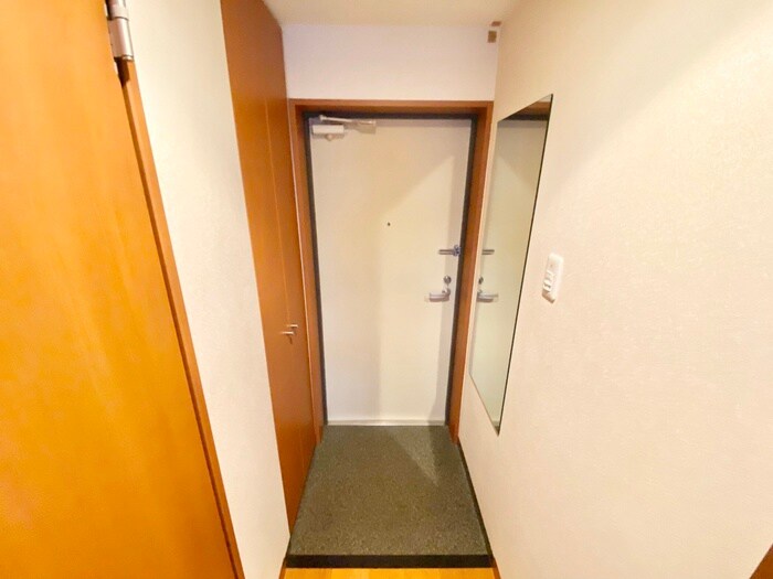 物件内観写真14　(玄関)