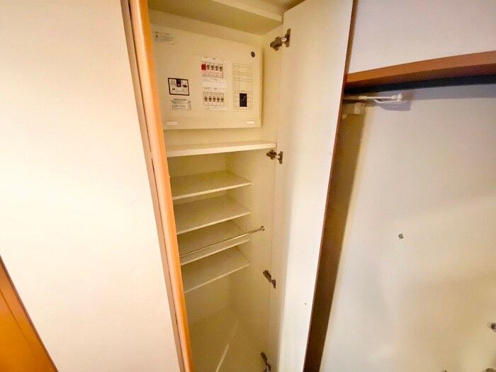 物件内観写真15　(靴箱)