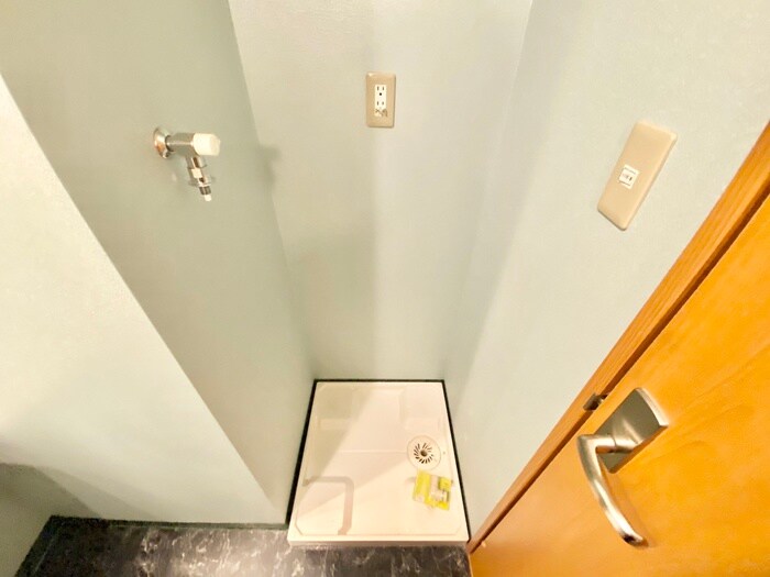 物件内観写真17　(洗濯機置場)