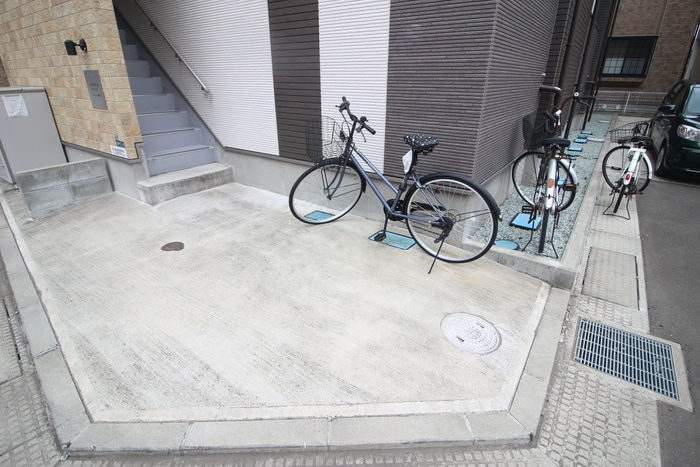 物件外観写真4　(駐輪場)