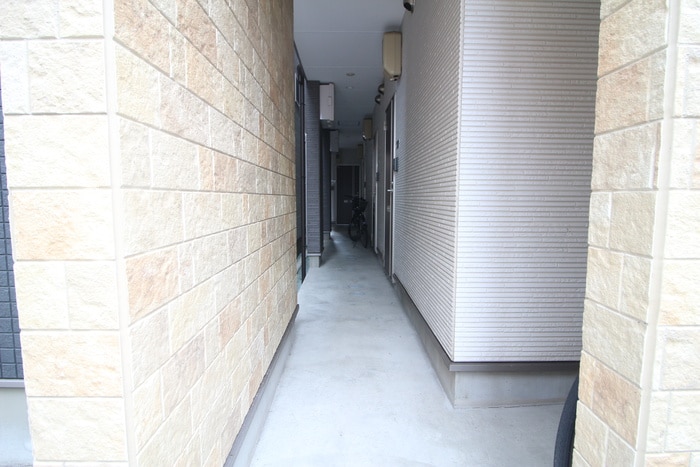 物件外観写真6　(エントランス部分)