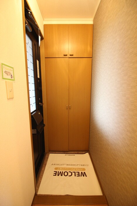 物件内観写真13　(玄関)