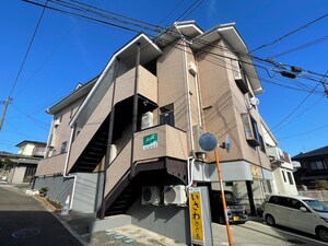 ヘルーダス外観写真