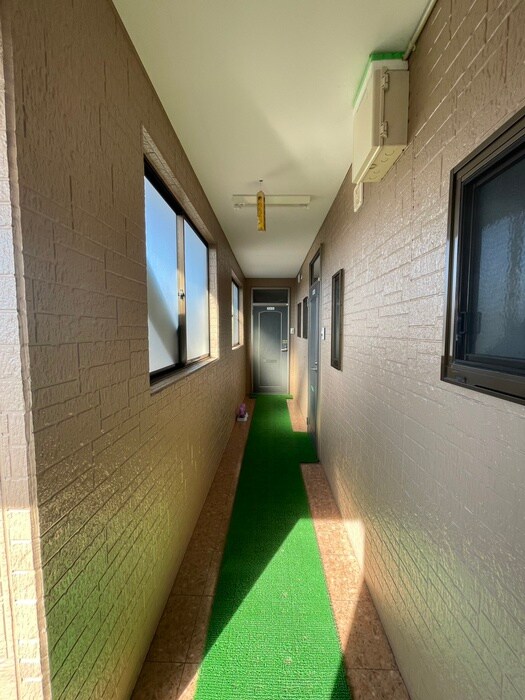 物件外観写真3　(エントランス部分)