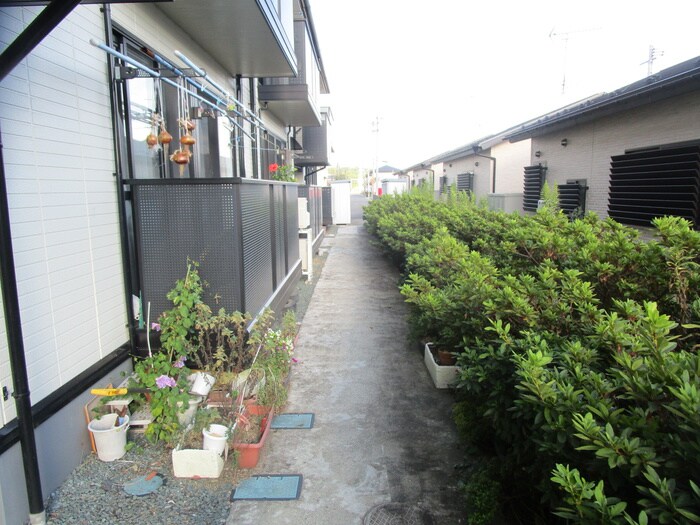 物件外観写真3　(エントランス部分)