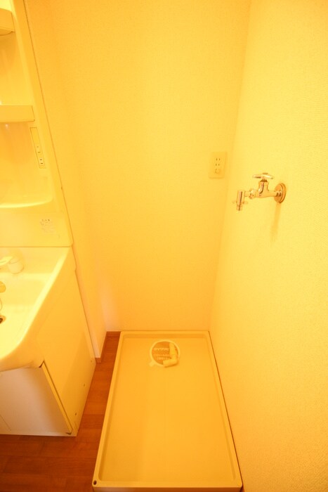 物件内観写真13　(洗濯機置場)