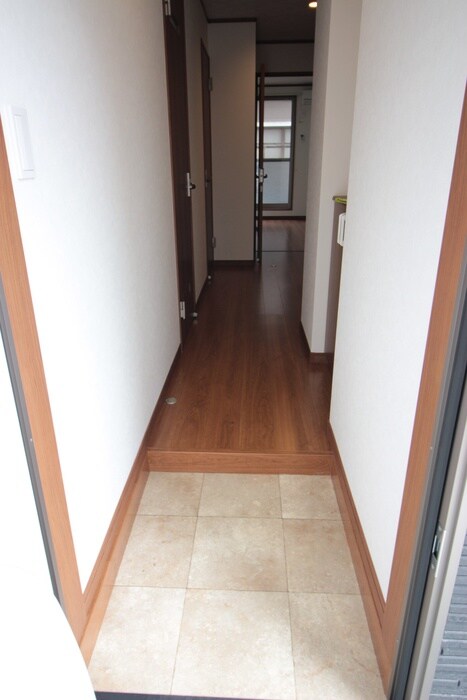 物件内観写真17　(玄関)