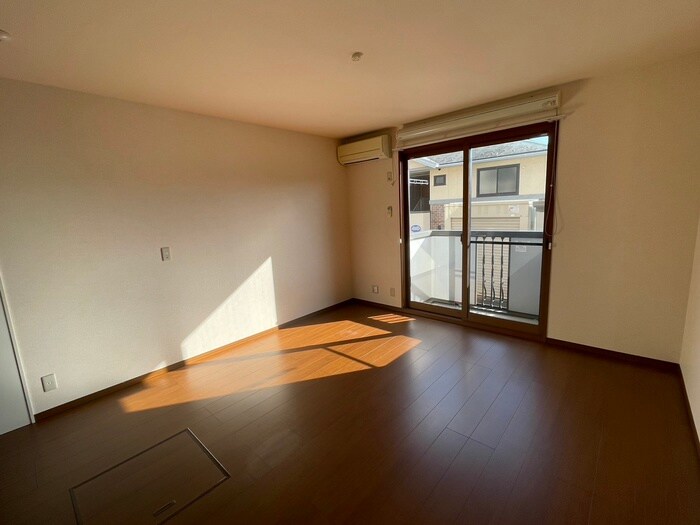 物件内観写真3　(居室)