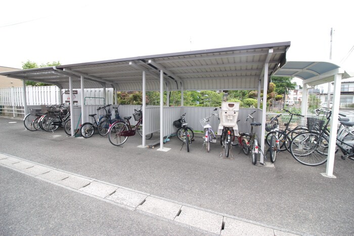 物件外観写真4　(駐輪場)