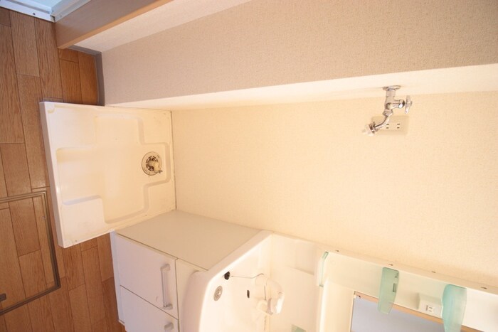 物件内観写真13　(洗濯機置場)