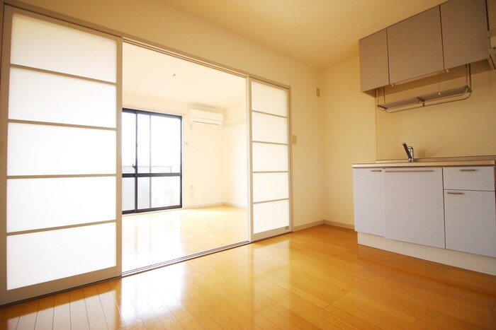 物件内観写真8　(居室)