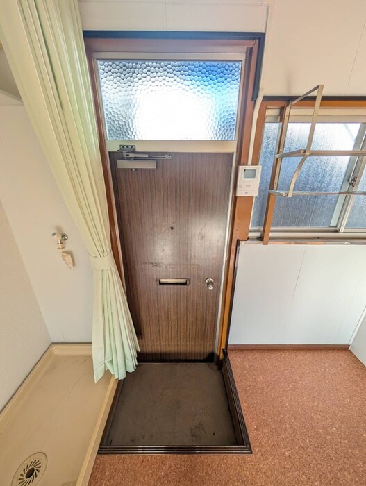 物件内観写真22　(玄関)