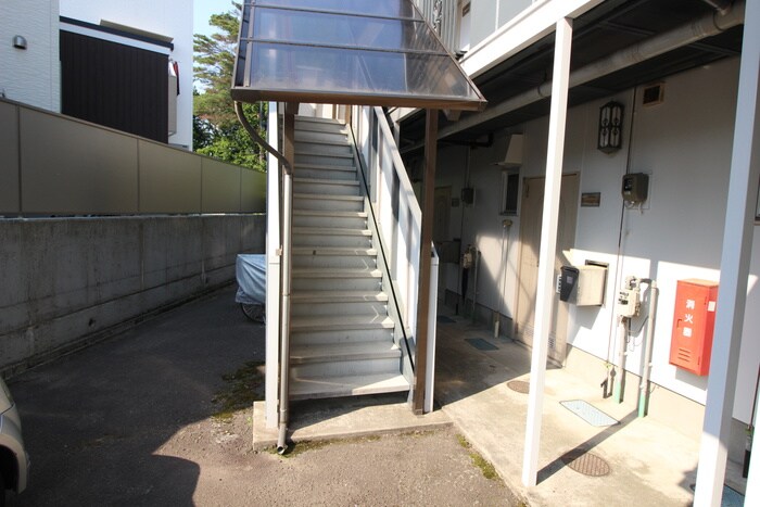 物件外観写真4　(エントランス部分)