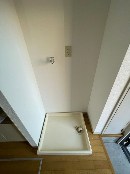 物件内観写真11　(洗濯機置場)