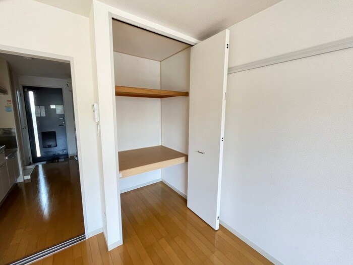 物件内観写真12　(収納)