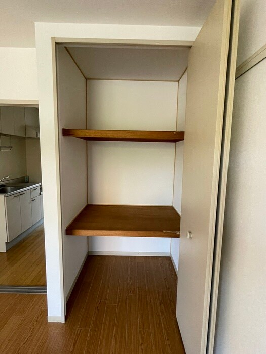 物件内観写真12　(収納)