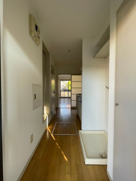 物件内観写真13　(玄関)