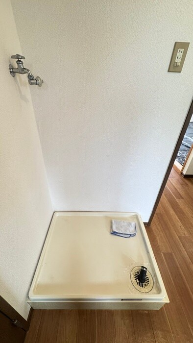 物件内観写真13　(洗濯機置場)