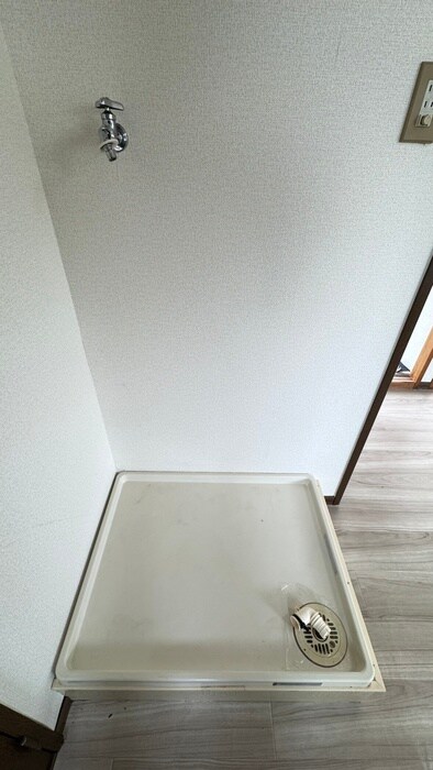 物件内観写真14　(洗濯機置場)