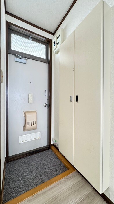 物件内観写真17　(玄関)