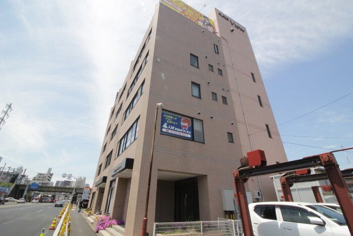 物件外観写真6　(エントランス部分)