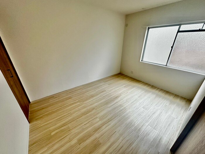 物件内観写真10　(居室)