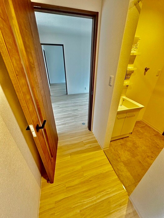 物件内観写真17　(廊下)