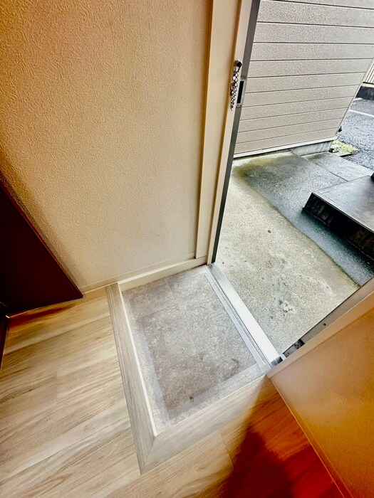 物件内観写真18　(玄関)