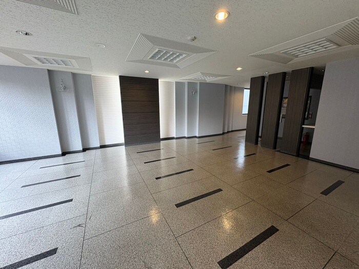 物件外観写真5　(エントランス部分)