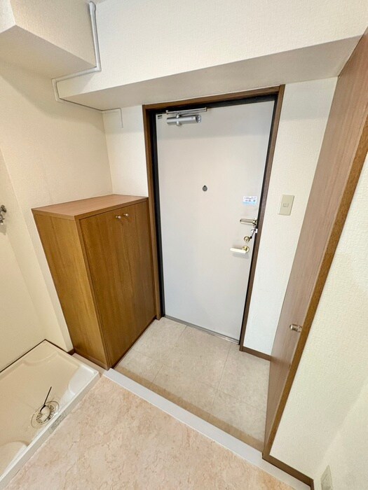 物件内観写真12　(玄関)