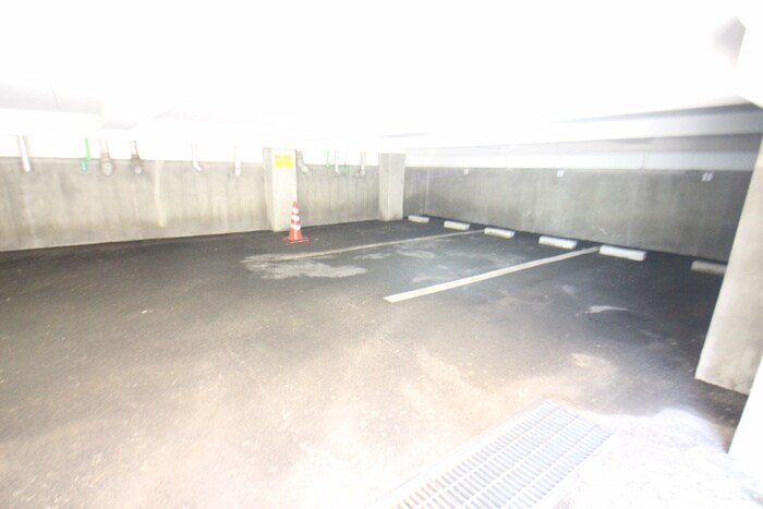 物件外観写真2　(駐車場)