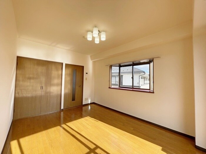 物件内観写真8　(居室)