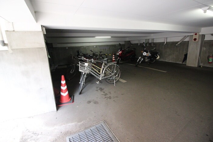 物件外観写真6　(駐輪場)