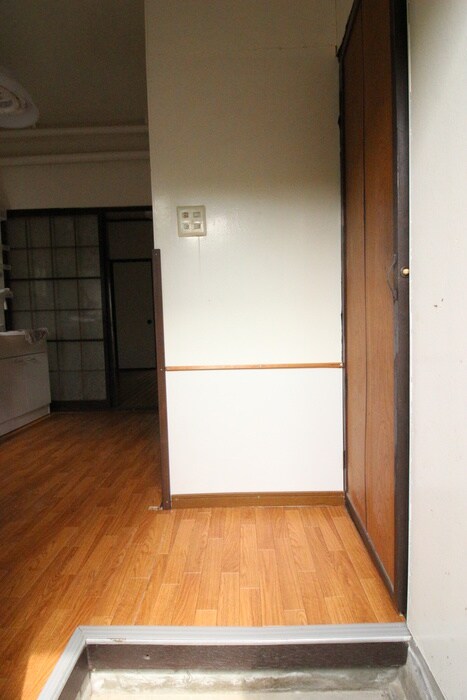 物件内観写真17　(玄関)