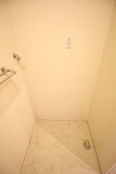 物件内観写真15　(洗濯機置場)